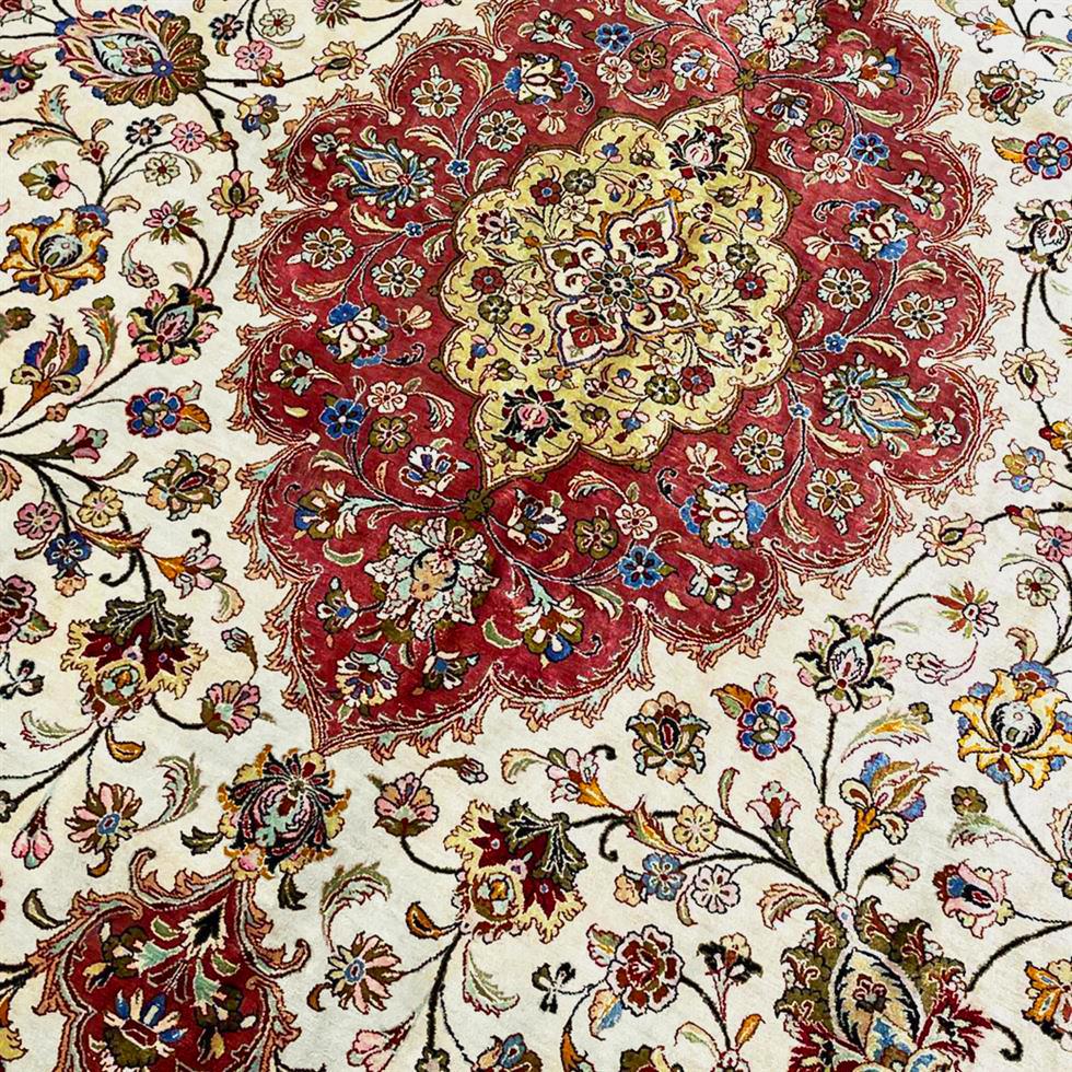 Traditional Persian & Oriental Handmade Rugs on 04/09/2024