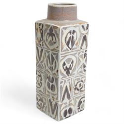 Nils Thorsson for Royal Copenhagen Fajance Baca vase, of square form and decorated with abstract symbols on a mauve ground, blue printed marks, 726/3259, H23cm, together with a Fajance Sienca vase by Ellen Malmer, of rounded square form, green printed marks, 963/3762, H13cm (2)