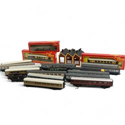 Large collection of OO gauge model railway .including locomotives, rolling stock etc together with a number of boxes 