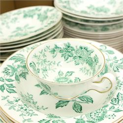 Extensive Wedgwood green Avon dinner and tea service for 11/12 place settings 83 pieces