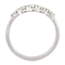 Platinum five stone round brilliant cut diamond ring, Birmingham 2000, total diamond weight approx 0.80 carat