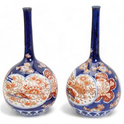 Pair of Japanese Imari bottle vases, H22cm