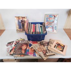 Collection of Books, Jigsaws and Magazines relating to the Royal Family