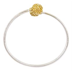 9ct white gold bangle with yellow gold ball finials with swirl decoration, hallmarked