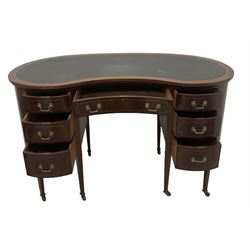 Georgian design mahogany kidney shaped desk, fitted with green leather writing surface, over single frieze drawer and six graduating drawers with checkered inlaid stringing, square tapering supports with castors