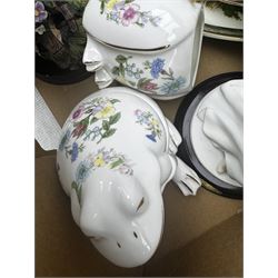 Five ‘The Juliana Collection’ figures, Capodimonte figure of a cobbler, four decorative cat plates, another decorative plates and Aynsley china