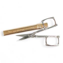 Early 20th century 9ct gold pencil / scissor holder by John Collard Vickery, London 1922