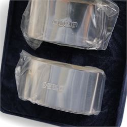 Set of six oval silver napkin ring by Carr's of Sheffield Ltd, Sheffield 1996, boxed