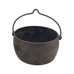 Kenrick & Sons five gallon cast iron cooking pot, together with a brass preserve pan (2)