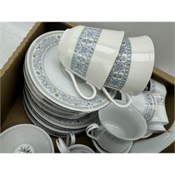 Royal Doulton Counterpoint pattern tea and dinner wares, in one box