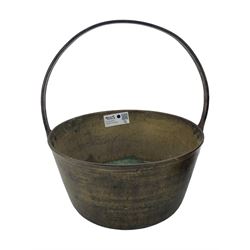 Kenrick & Sons five gallon cast iron cooking pot, together with a brass preserve pan (2)