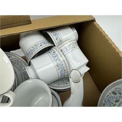 Royal Doulton Counterpoint pattern tea and dinner wares, in one box