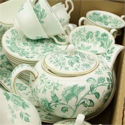 Extensive Wedgwood green Avon dinner and tea service for 11/12 place settings 83 pieces