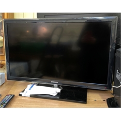 Samsung television with remote 
